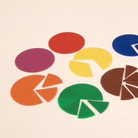 Plastic Round Fraction Set 51pk