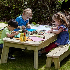 Outdoor Seating & Tables